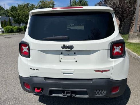 Used 2022 Jeep Renegade Trailhawk w/ Sun/Sound Group AWD/4WD image 5