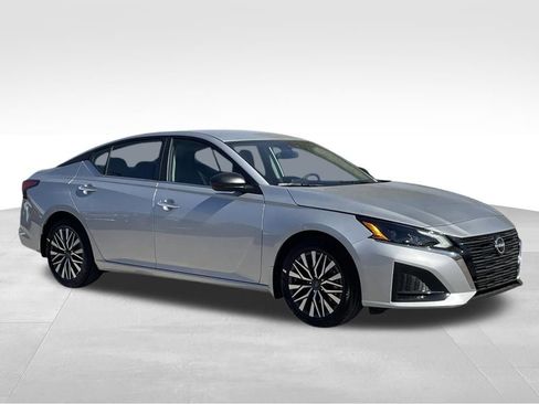 New 2026 Nissan Altima 2.5 SV FWD image 9