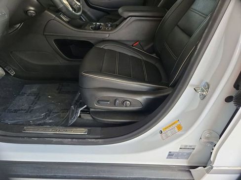 Certified 2023 GMC Acadia Denali w/ Trailering Package FWD image 22