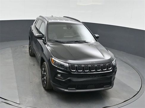 New 2026 Jeep Compass Latitude image 36