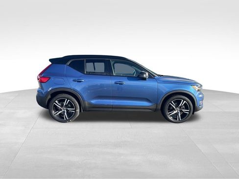 Used 2021 Volvo XC40 T5 R-Design w/ Advanced Package image 10