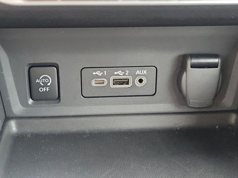 Certified 2025 Nissan Sentra SR image 38