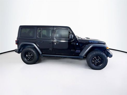 Used 2024 Jeep Wrangler Unlimited AWD/4WD image 27