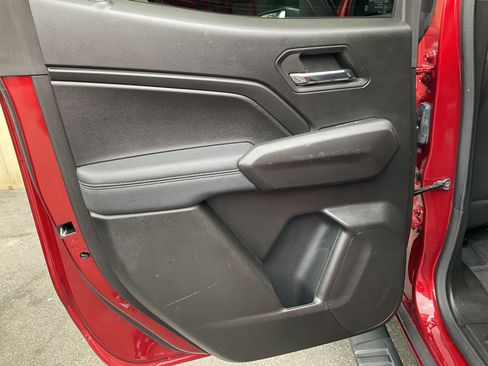 Used 2024 Chevrolet Colorado LT w/ LT Convenience Package III AWD/4WD image 35