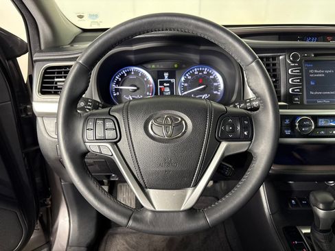 Used 2014 Toyota Highlander Limited FWD image 13