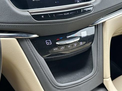 Used 2019 Cadillac XT5 FWD image 29