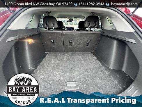 Used 2025 Chevrolet Trax LT FWD image 8