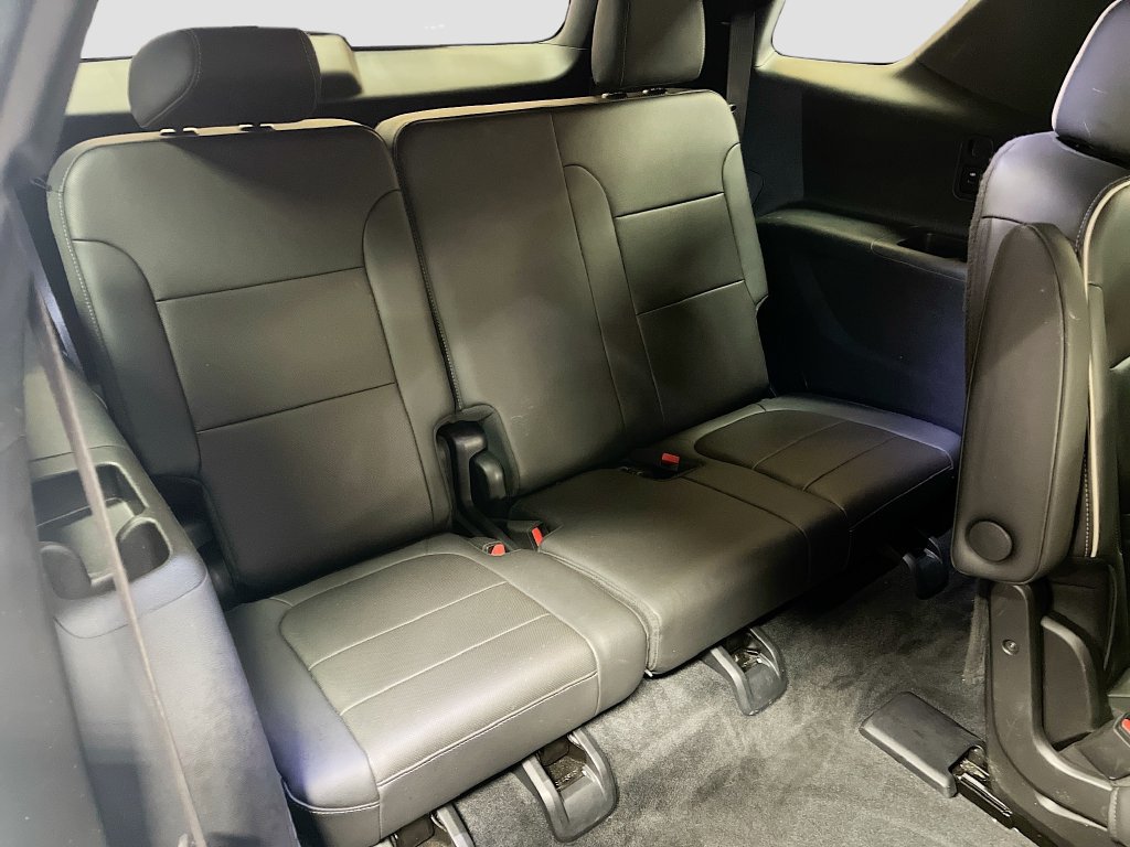 Used 2023 Chevrolet Traverse Premier w/ Redline Edition AWD/4WD image 29