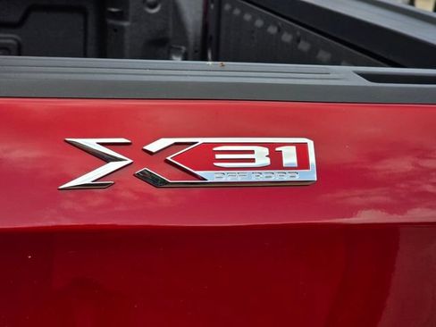 Used 2026 GMC Sierra 1500 SLT AWD/4WD image 8
