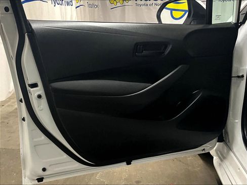Used 2023 Toyota Corolla LE image 9