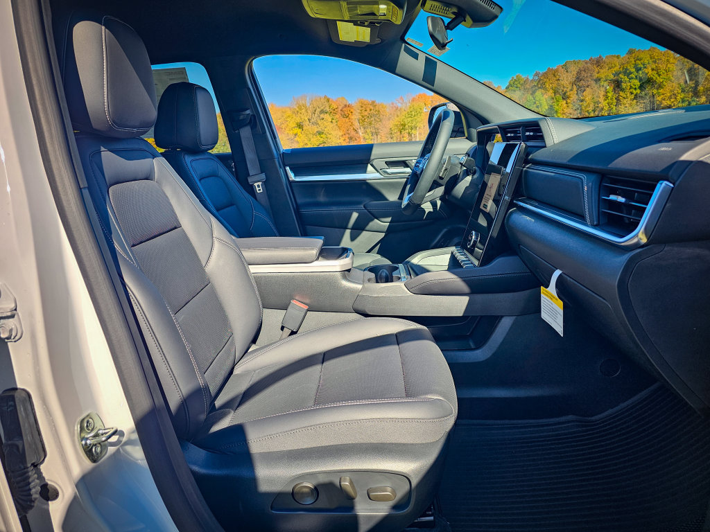 New 2027 GMC Terrain Elevation w/ Elevation Premium Package AWD/4WD image 39