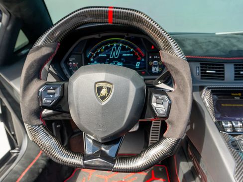 Used 2020 Lamborghini Aventador SVJ AWD/4WD image 73