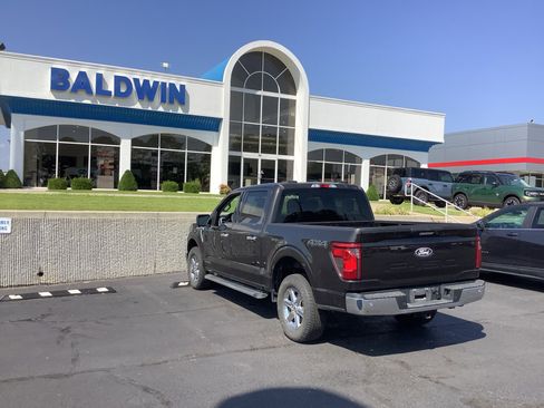 Used 2024 Ford F150 XLT w/ Mobile Office Package image 5