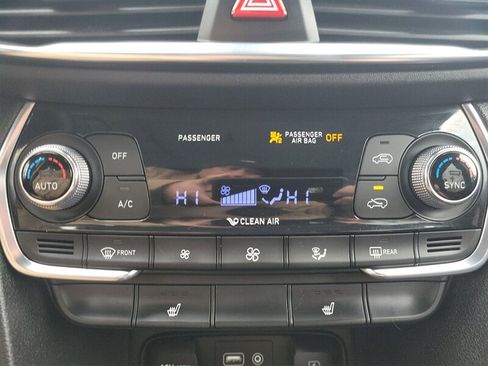 Used 2019 Hyundai Santa Fe Limited image 25