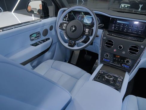 Used 2026 Rolls-Royce Cullinan image 65