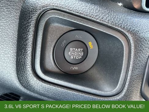 Used 2025 Jeep Wrangler Unlimited Sport AWD/4WD image 21