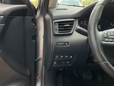 Used 2020 Nissan Rogue SL image 25