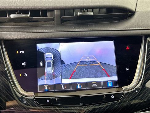 Used 2022 Cadillac XT6 Premium Luxury w/ Technology Package image 13