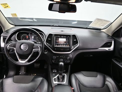 Used 2017 Jeep Cherokee Trailhawk w/ Comfort/Convenience Group AWD/4WD image 20