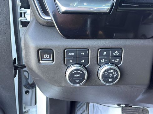 Used 2023 GMC Sierra 1500 SLT w/ SLT Convenience Package image 17