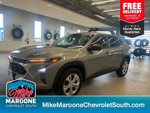 Used 2024 Chevrolet Trax LS w/ Driver Confidence Package FWD image 1