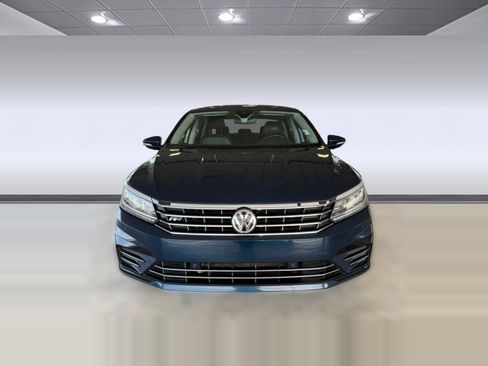 Used 2019 Volkswagen Passat 2.0T SE R-Line FWD image 6