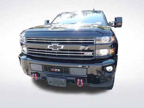 Used 2018 Chevrolet Silverado 2500 LT w/ Midnight Edition AWD/4WD image 8