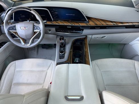 Used 2021 Cadillac Escalade Sport Platinum image 14