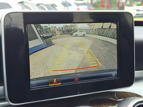 Used 2018 Mercedes-Benz C 300 4MATIC Sedan image 21