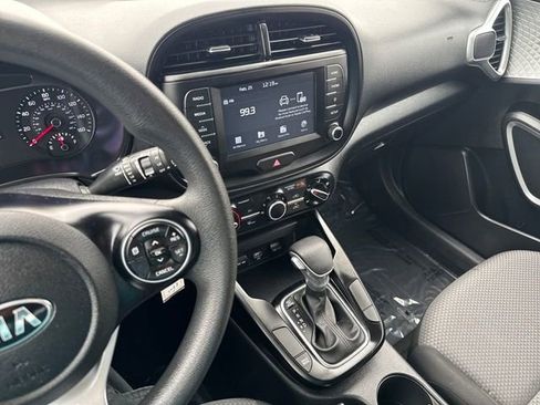 Used 2021 Kia Soul LX image 20