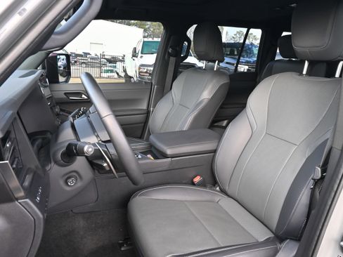 Used 2025 Lexus GX 550 w/ Accessory Package (2T) image 7