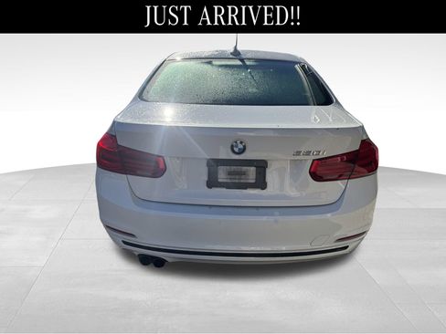 Used 2018 BMW 330i Sedan w/ Convenience Package image 4