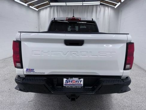 Used 2025 Chevrolet Colorado Z71 AWD/4WD image 3