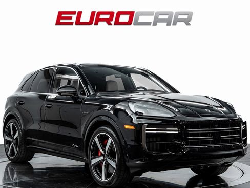 Used 2025 Porsche Cayenne Turbo image 7