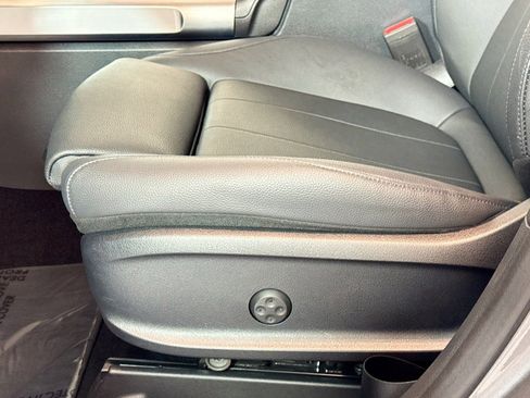 Certified 2025 Mercedes-Benz GLB 250 image 18