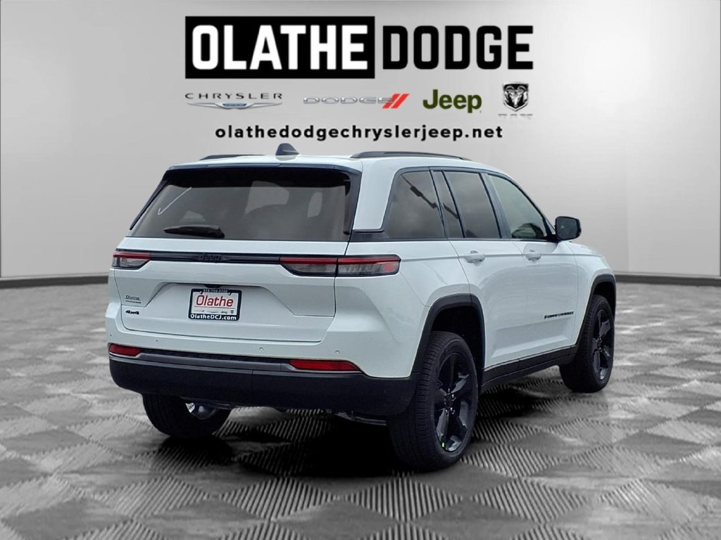 New 2026 Jeep Grand Cherokee Limited w/ Limited Altitude Package AWD/4WD image 28