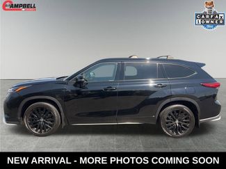Used 2023 Toyota Highlander XSE FWD video 2