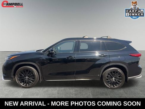 Used 2023 Toyota Highlander XSE FWD image 2
