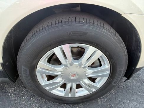 Used 2014 Cadillac SRX Luxury w/ Driver Awareness Package AWD/4WD image 25