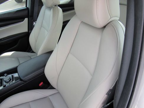 Used 2024 MAZDA MAZDA3 s FWD image 15