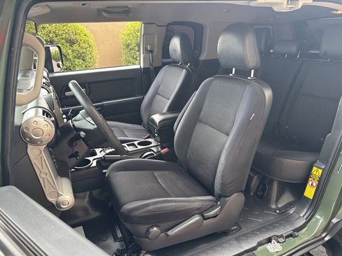 Used 2013 Toyota FJ Cruiser 4WD image 16