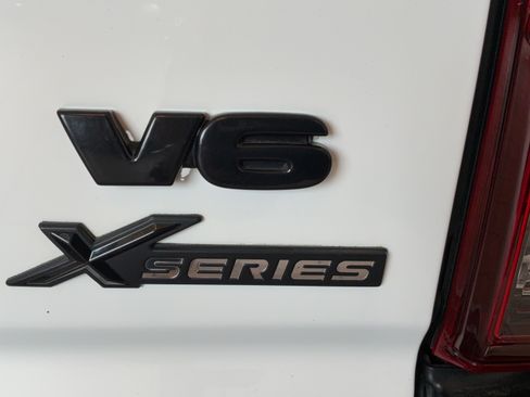 Used 2022 Toyota Tacoma SR5 RWD image 38