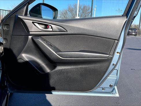 Used 2015 MAZDA MAZDA3 i SV image 25