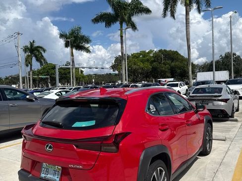 Used 2024 Lexus UX 250h FWD image 7
