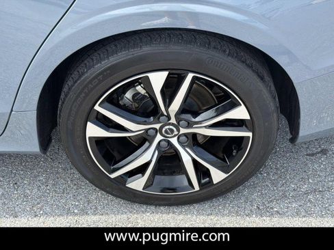 Used 2024 Volvo S60 B5 Plus FWD image 19