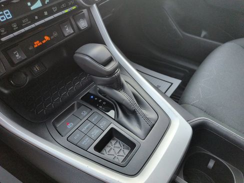 Certified 2025 Toyota RAV4 XLE AWD/4WD image 24