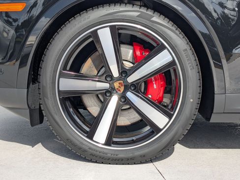 New 2025 Porsche Cayenne S image 28