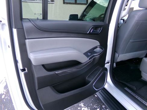 Used 2019 Chevrolet Suburban LT image 37