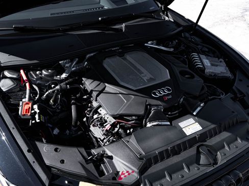 Used 2021 Audi RS 6 w/ Carbon Optic Package image 37