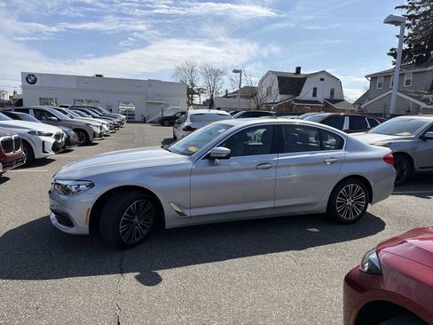 Used 2019 BMW 530i xDrive w/ Convenience Package image 4